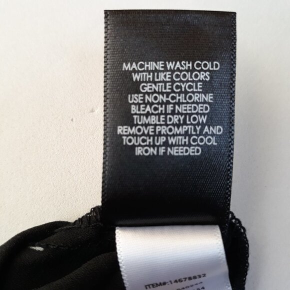 Torrid Black Floral Blouse Plus Size Top Sz 3 (3X) - Picture 8 of 8